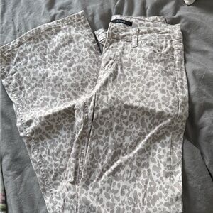 Onyx Beige and White Patterned Pants